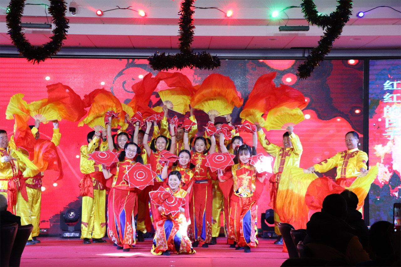 开场舞:《红红的日子》 开场舞:《红红的日子》